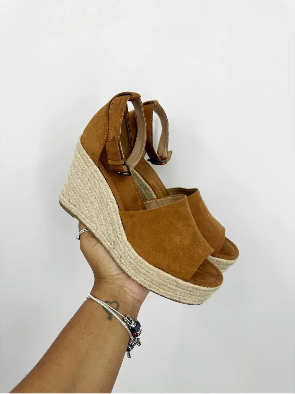 Universal Thread Tan Boho Wedge Sandals Women's Size 8.5